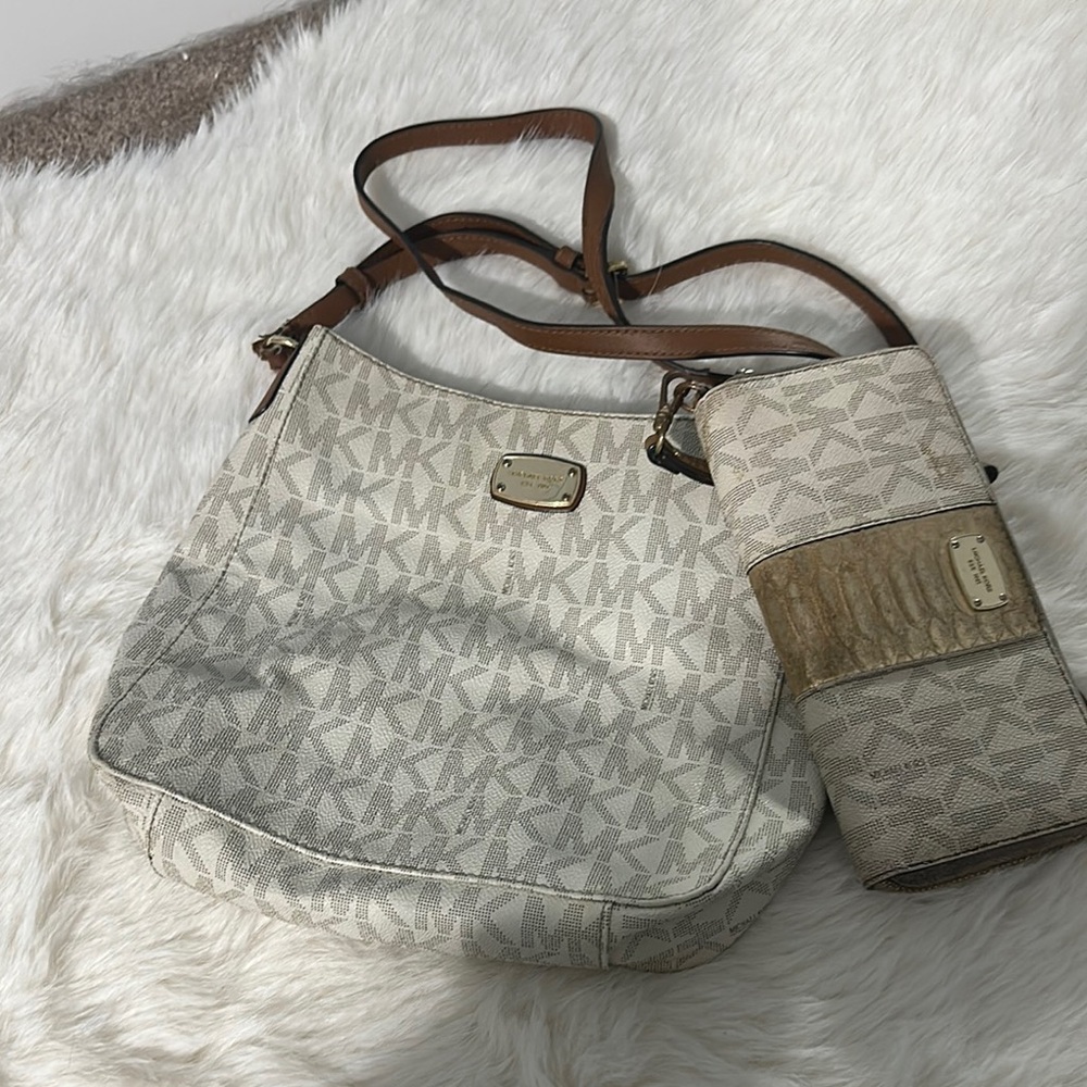 Michael Kors Cream and Tan Purse & Wallet